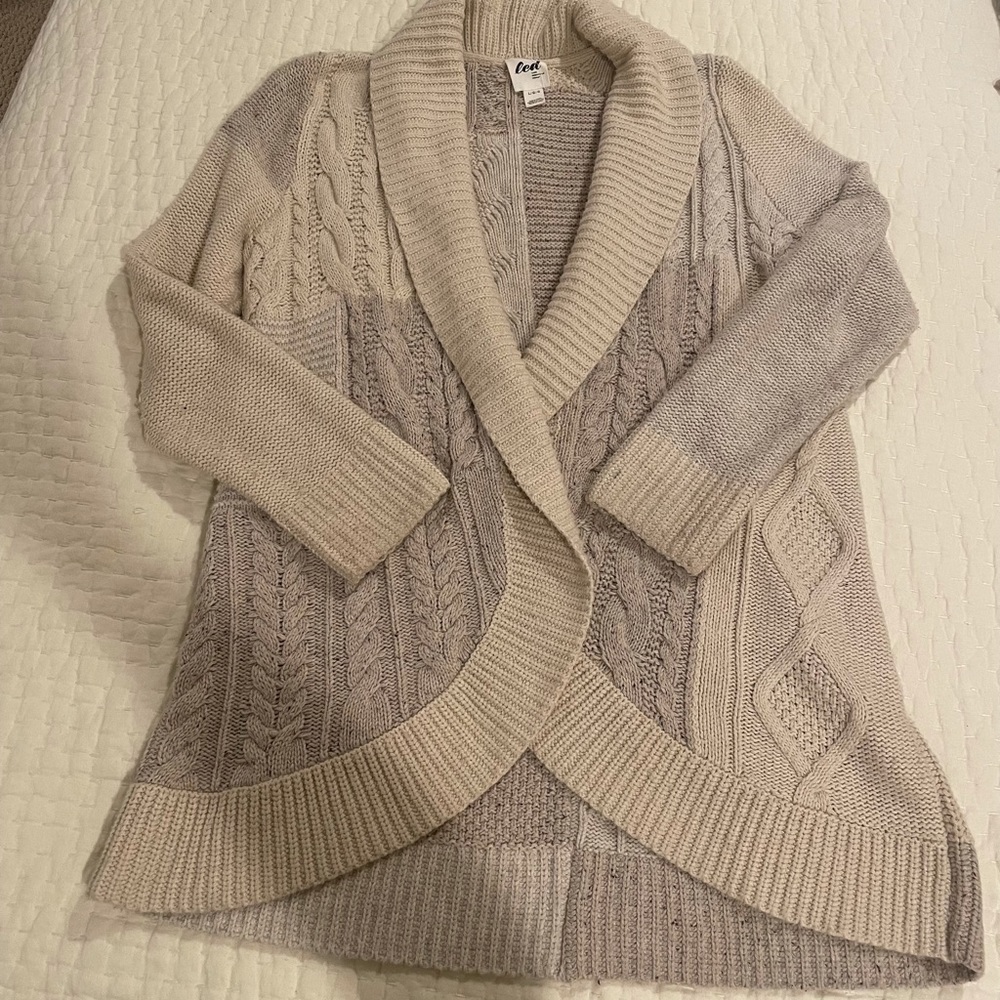 Maternity cardigan
